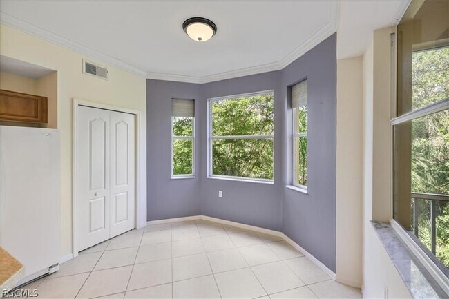 Building Photo - 8261 Pathfinder Loop