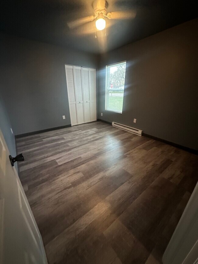 Building Photo - 530 E 3rd St