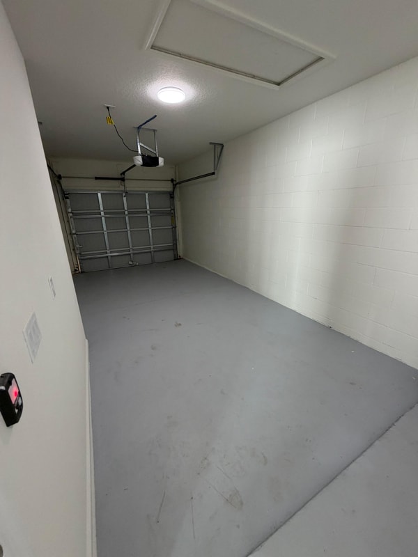 Building Photo - 2341 Suanne Ave