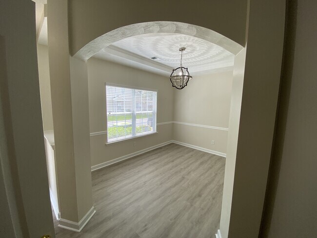 Building Photo - 5268 Pirata Pl