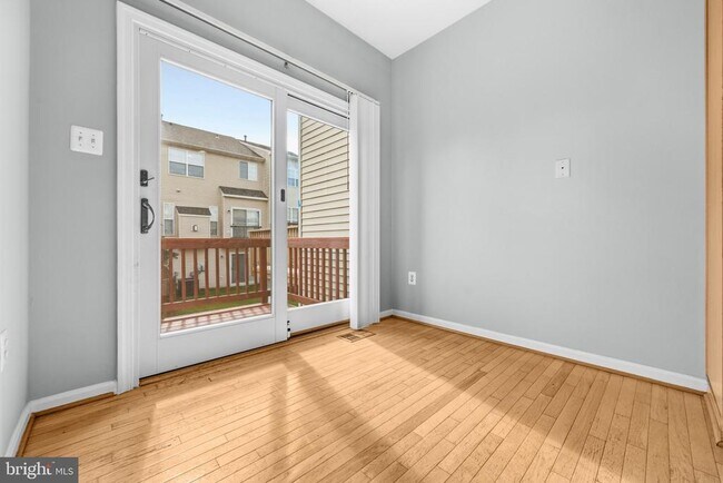 Building Photo - 6687 Roderick Loop