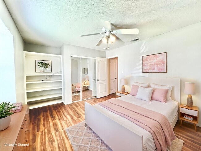 Building Photo - 2210 Green Mere Dr