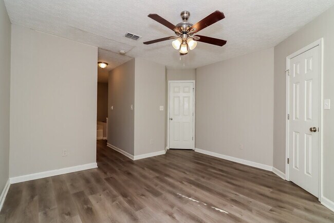 Building Photo - 1769 Bertram Ln SW