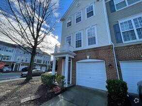 Building Photo - Brook Forest Townhome