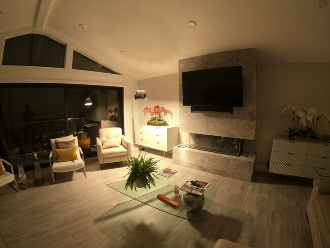 Building Photo - 16 N Stonington Rd