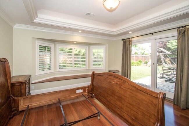 Building Photo - 446 Guadalupe Dr