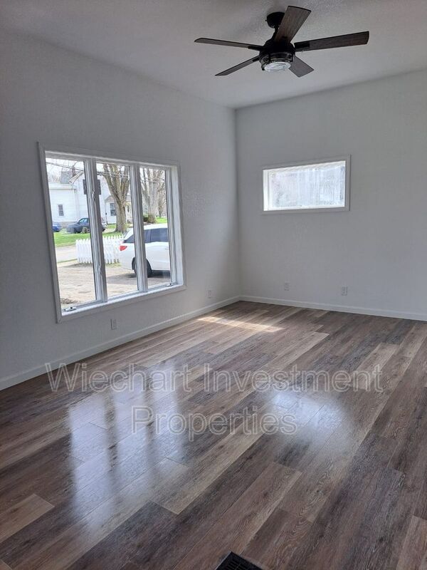 Building Photo - 358 Cherry St