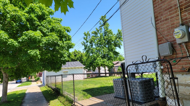 Building Photo - 5537 Holly Hills Ave