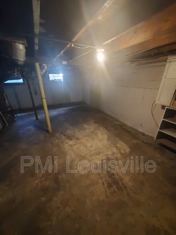 Building Photo - 1522 Clara Ave