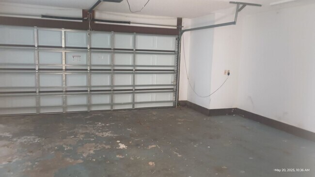Building Photo - 3 bedrooms  in The Trails subdivision in O...