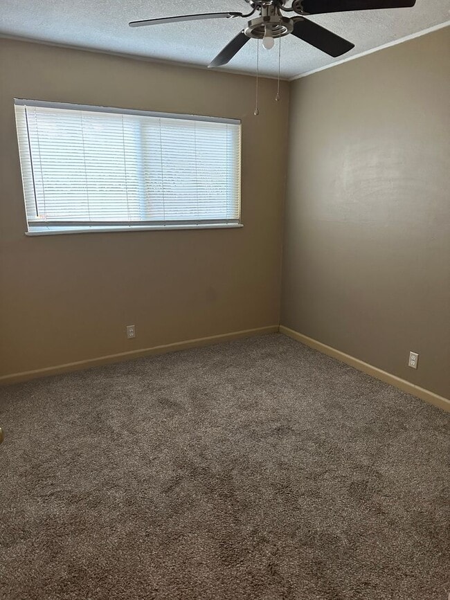 Building Photo - BEAUTIFUL DUPLEX