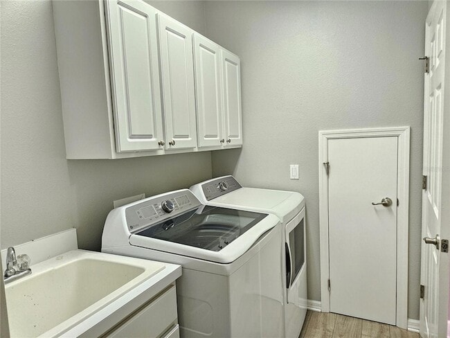 Building Photo - 2319 Caraway Dr