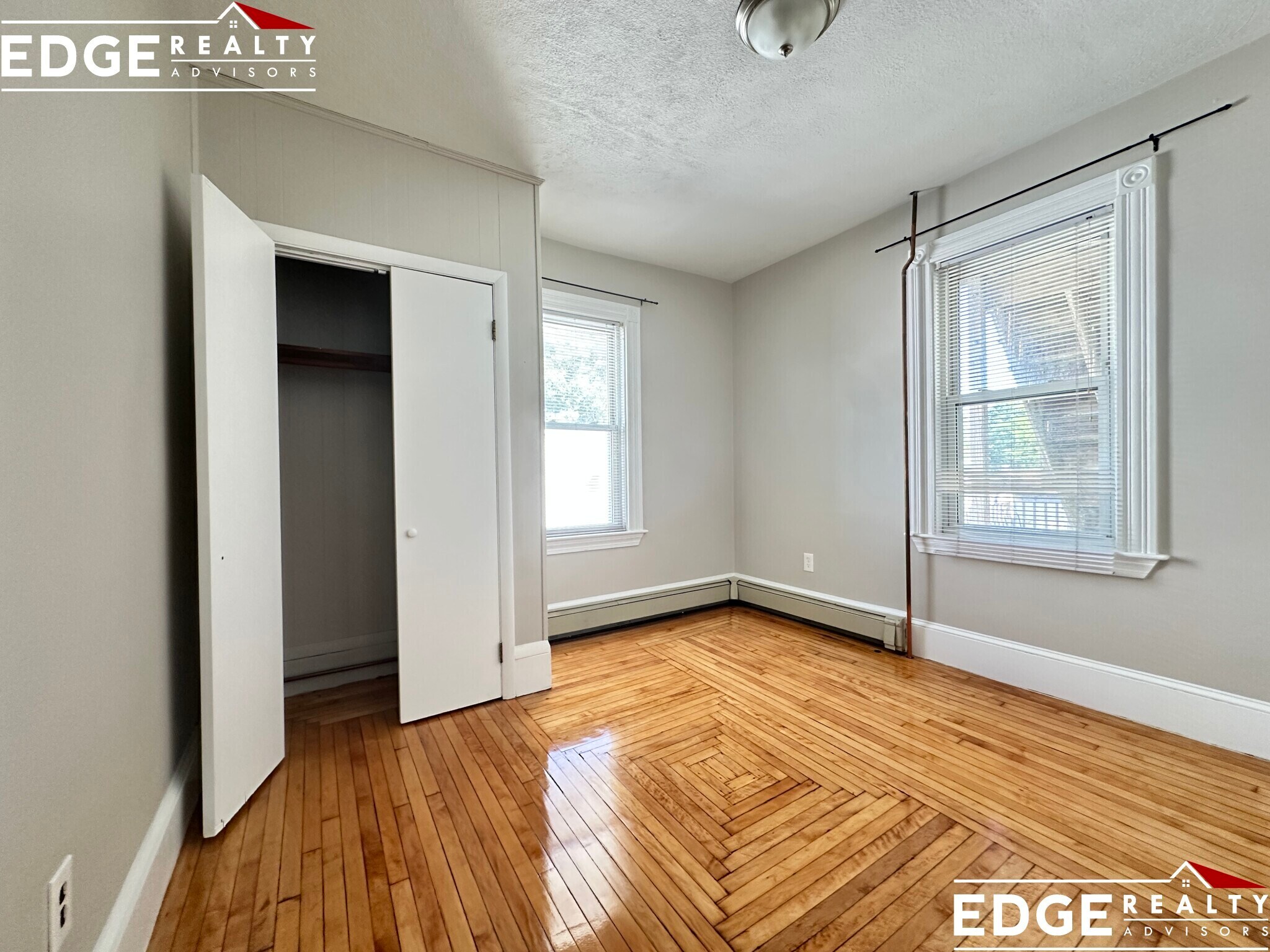 Building Photo - 317 Warren St