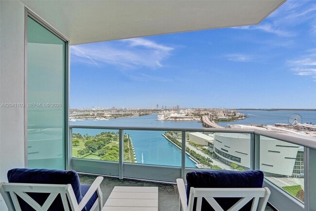 Building Photo - 900 Biscayne Blvd