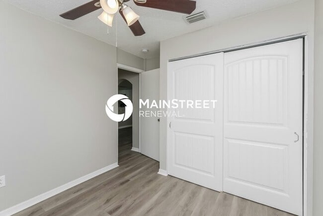 Building Photo - 3 Bedroom Pet-Friendly Home in PLANT CITY, FL with Main Street Renewal