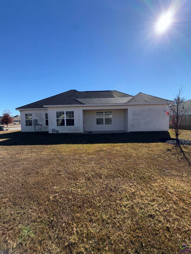 Building Photo - 150 Worchester Cir