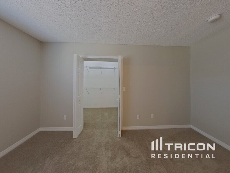 Building Photo - 12801 Woodchip Ct