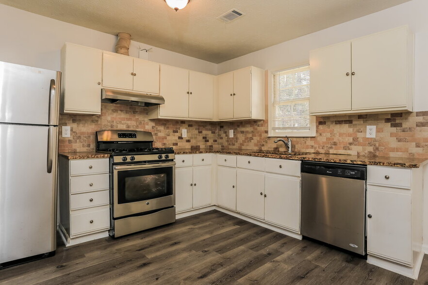 Building Photo - 2564 Snake Ct