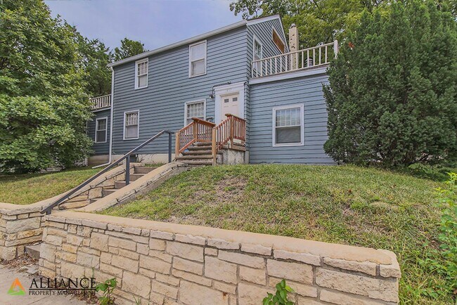 Primary Photo - 1857 Anderson Ave