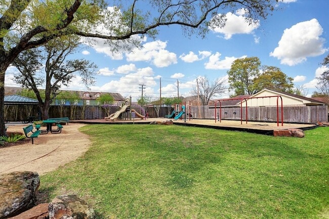 Building Photo - 14127 Britoak Ln