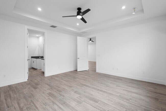 Building Photo - 10646 Hensley St
