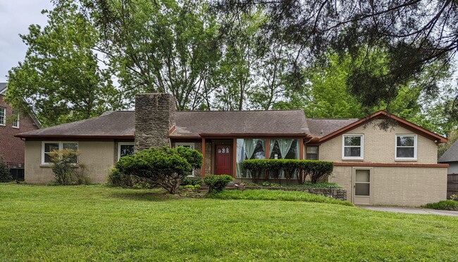 Primary Photo - Belle Meade gem for anyone to call home!