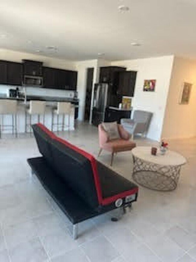 Building Photo - Beautiful 5 bed in Litchfield Park!