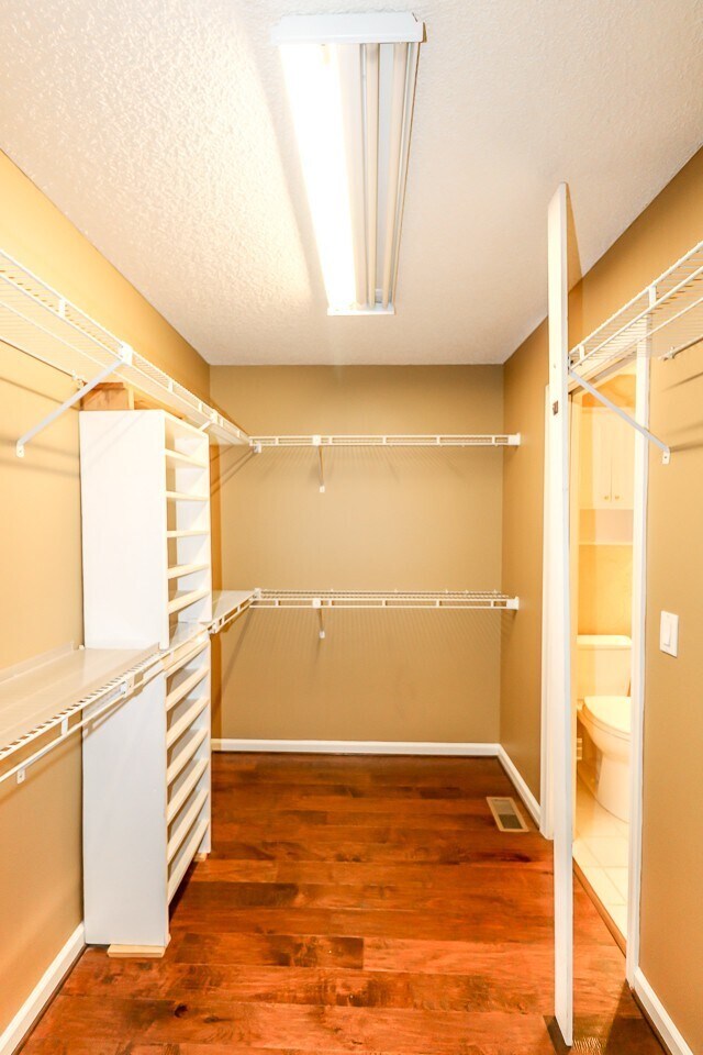 Building Photo - Beautiful 4 Bedroom, 3 Bath home. It has a 2 car garage plus a 1 car carport.  Stay warm in the w...