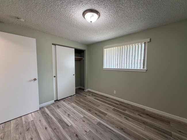 Building Photo - 2 Bedroom Duplex in Thurston/East Springfield Neighborhood