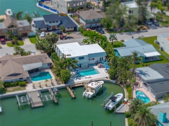 Building Photo - 829 59th Ave