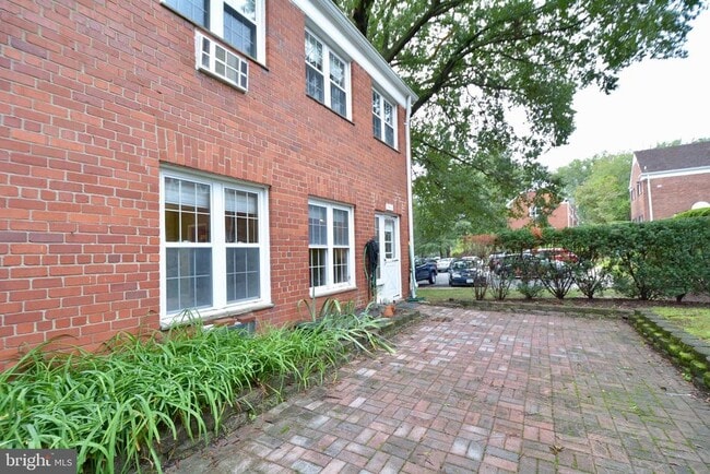 Building Photo - 3436 Martha Custis Dr