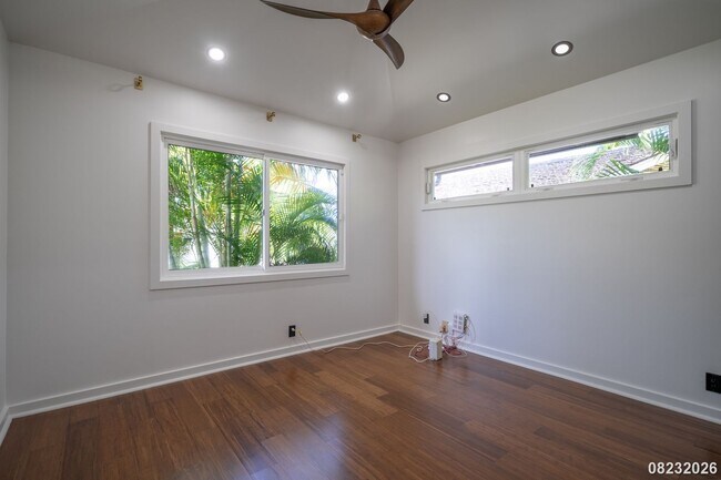 Building Photo - 427 Akoakoa Pl