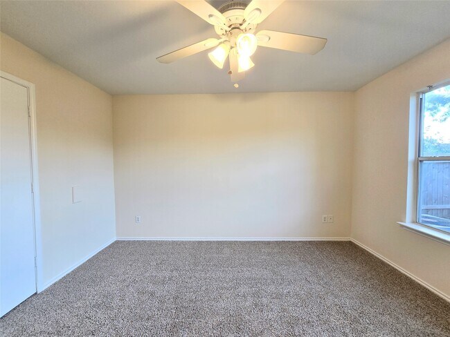 Building Photo - 29527 Evergreen Hills Dr