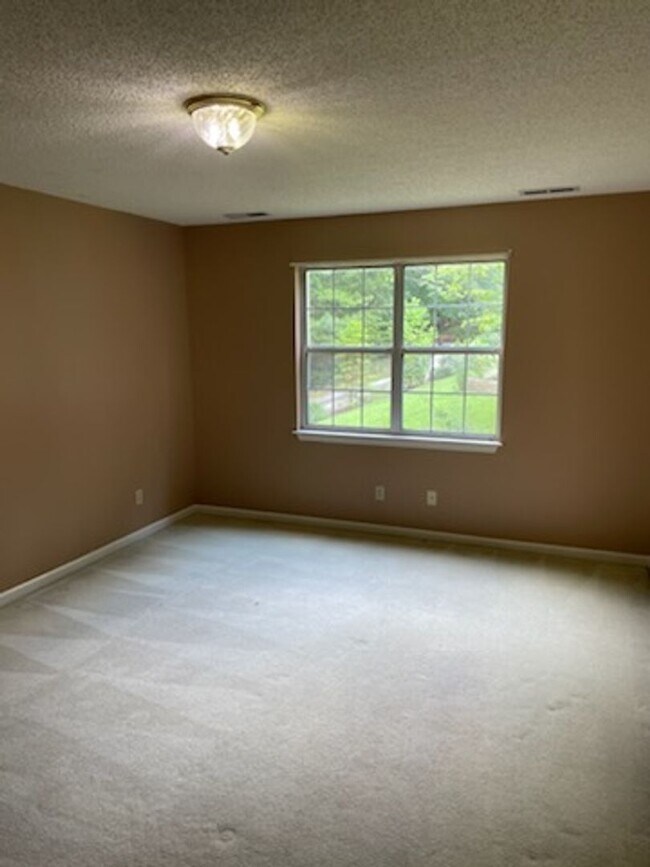 Building Photo - SINGLE FAMILY HOME