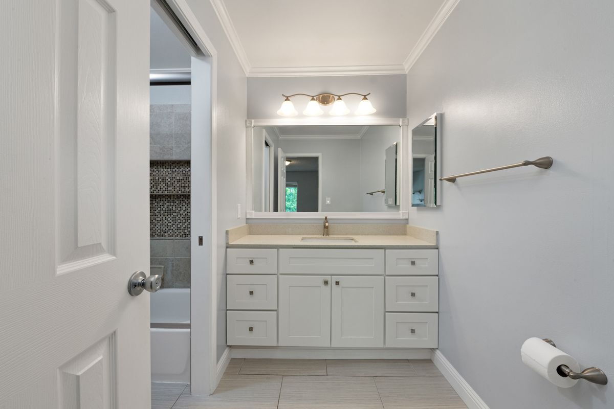 Building Photo - 238 Thistle Cir