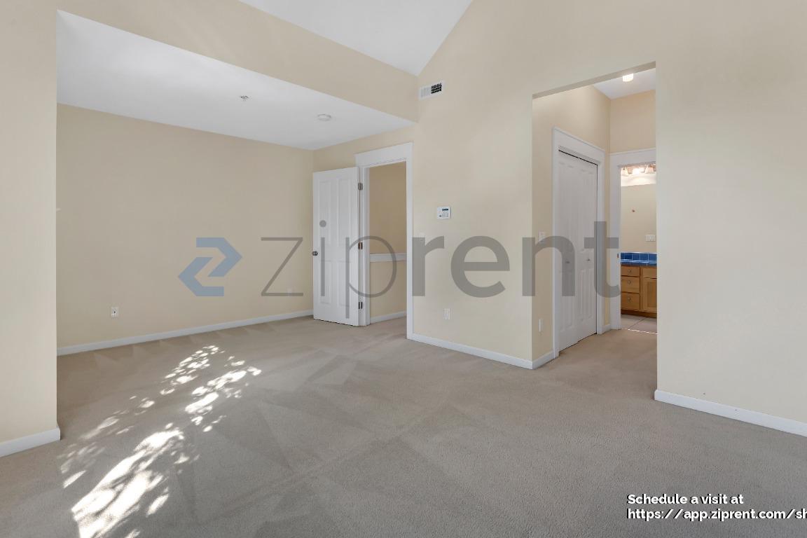 Building Photo - 7909 SW 31st Ave