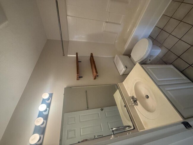 Building Photo - 260 McKendree Ln