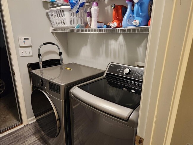 Building Photo - 9513 Greythorne Way