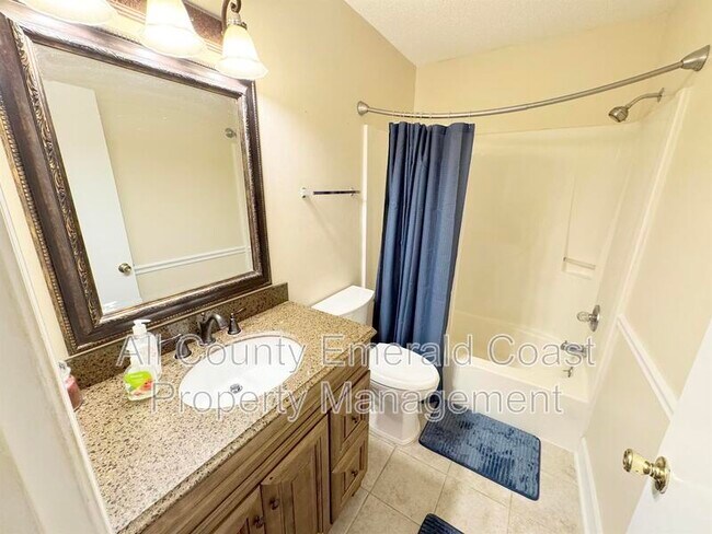 Building Photo - 1126 Bay Ct