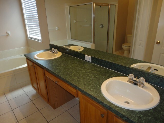 Building Photo - 10527 Beneva Dr