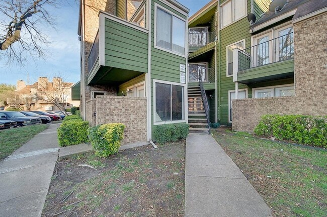 Primary Photo - 9815 Walnut St