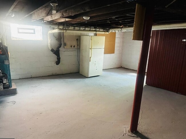 Building Photo - 226 Walnut St