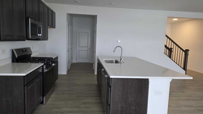 Building Photo - 460 Hathaway Ln