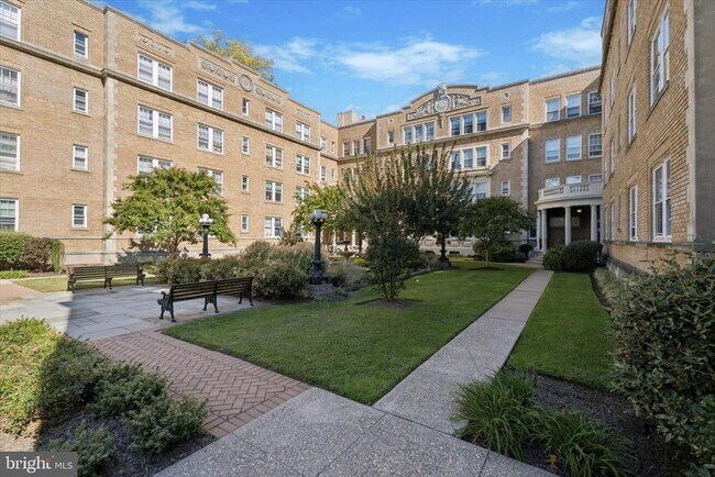 Primary Photo - 6655 McCallum St