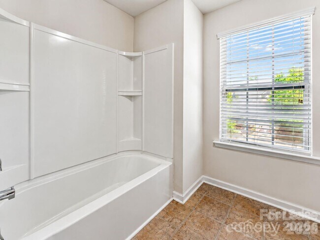 Building Photo - 151 Blossom Ridge Dr