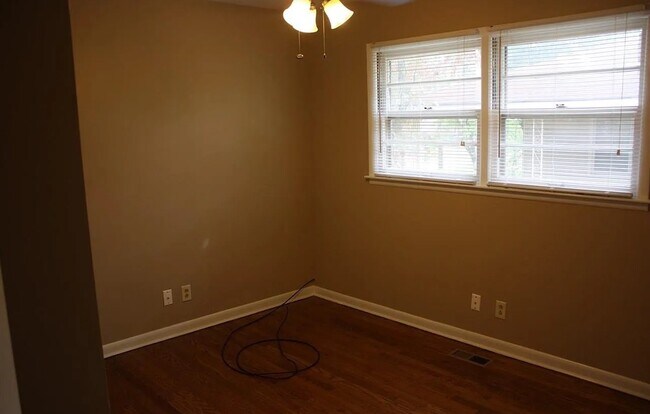 Building Photo - 318 Jack Coleman Dr NW