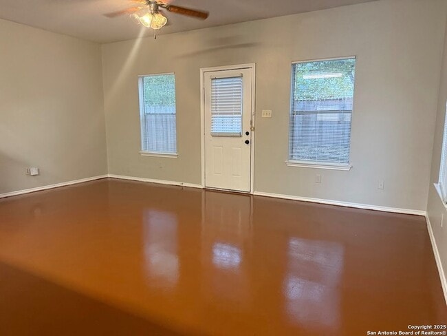 Building Photo - 5602 Golf Mist