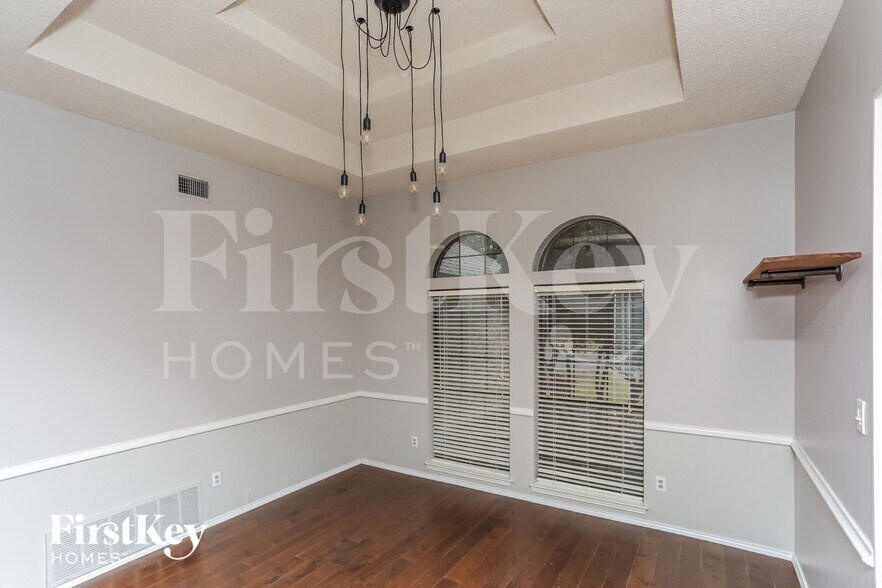 Building Photo - 408 Flagstone Dr