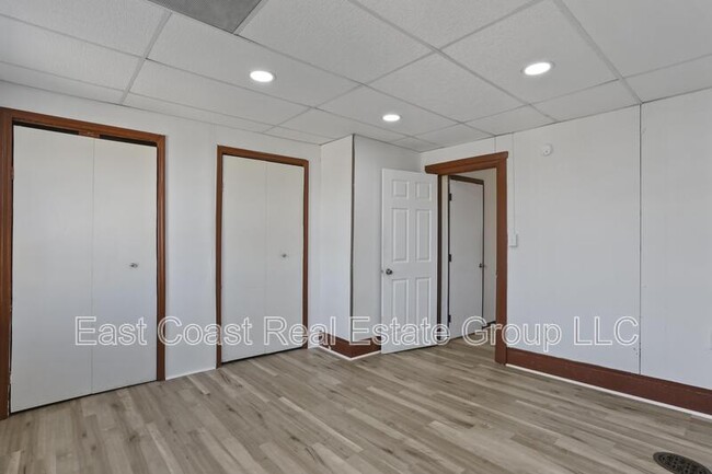 Building Photo - 218 N College St