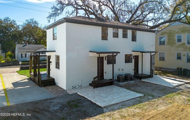 Building Photo - 1510 Naldo Ave